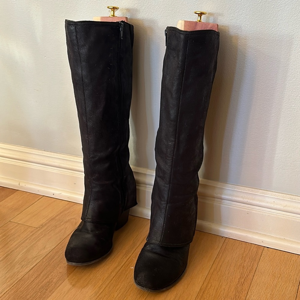 Fergie black boots size 7